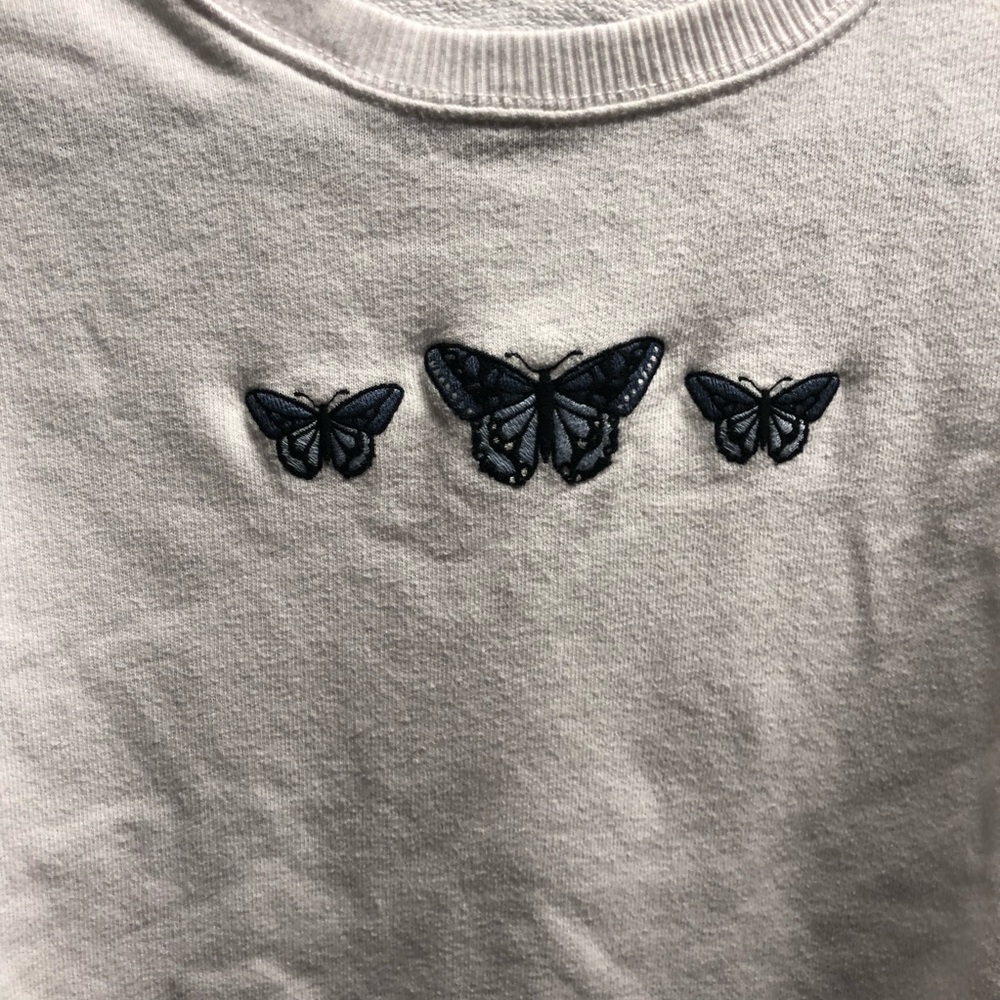 Hollister Womens Cropped Crewneck Sweatshirt Embroidered Butterflies White/Blue - Picture 2 of 4